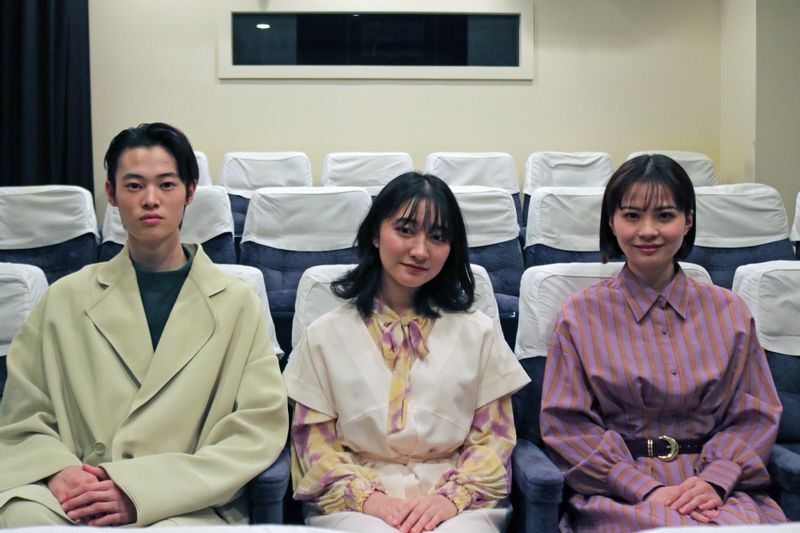 窪塚愛流(左)、日髙麻鈴(麻希役/中)、新谷ゆづみ(由希役/右)/写真:筆者撮影