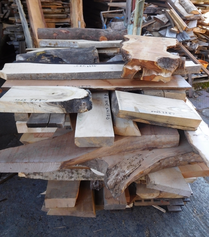 さじフェス用の88種類の木の板の山