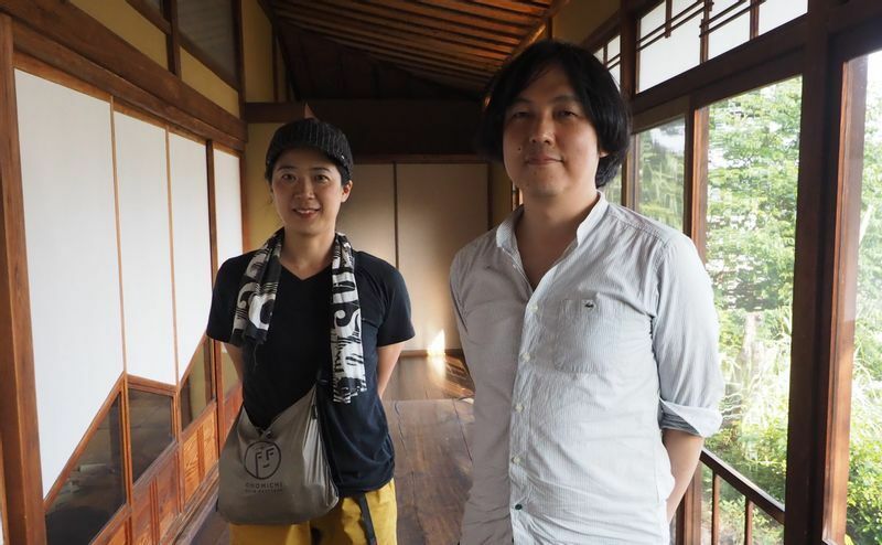 北村さん（右）と、ロケや宣伝に協力したNPO法人尾道空き家再生プロジェクトの豊田雅子さん（筆者撮影）