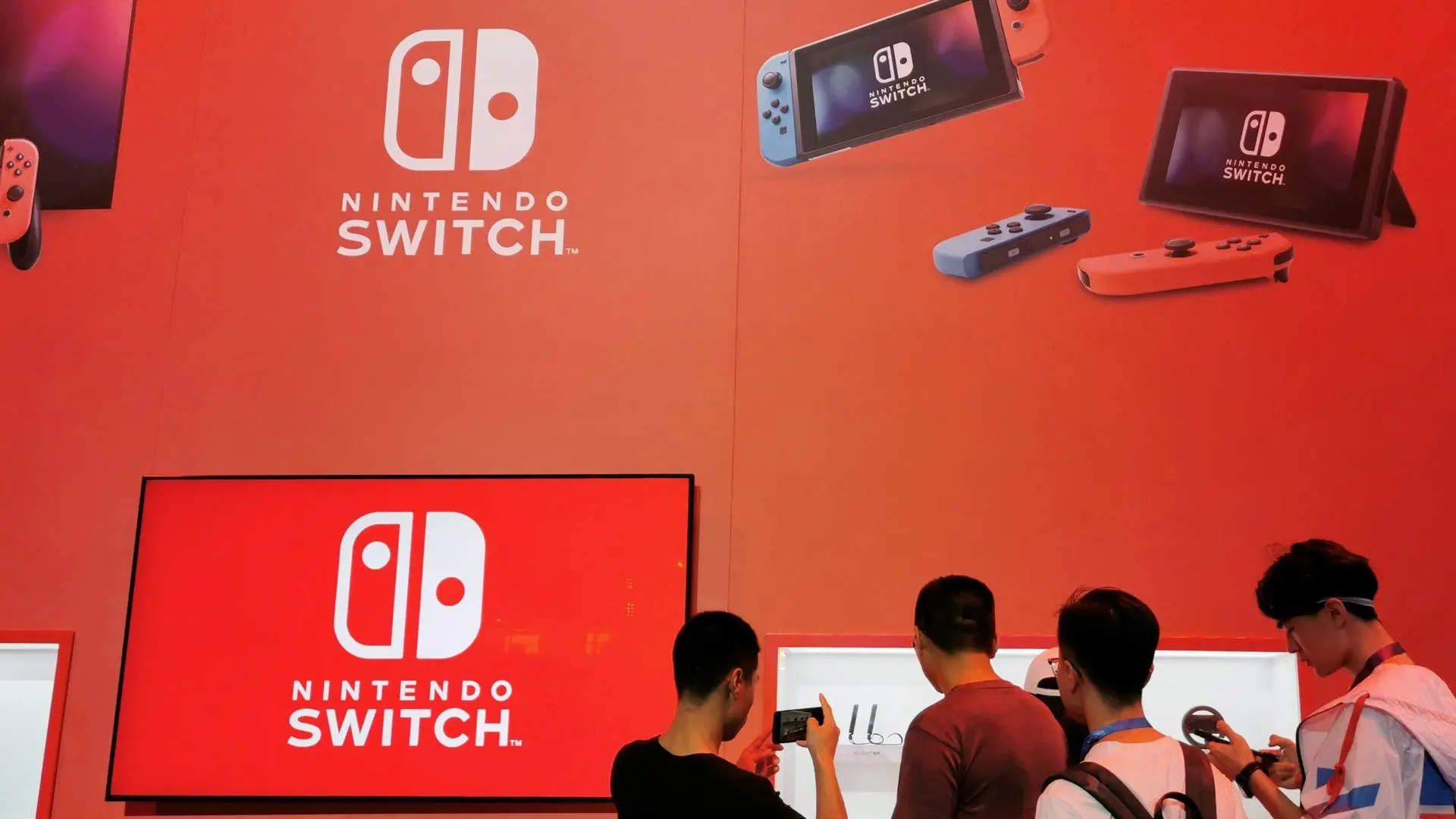 Nintendo Switch後継機、まず8インチ液晶モデル発売？後に有機EL 