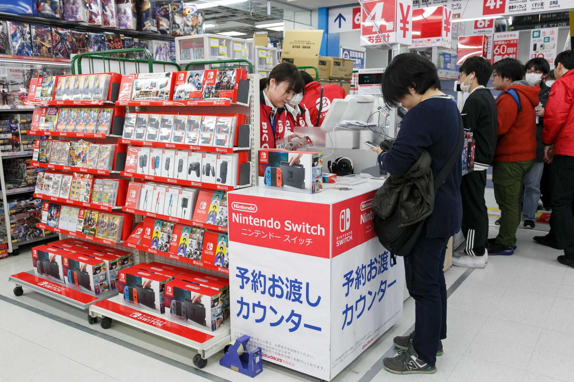 Nintendo Switch後継機、初代よりデカくてJoy-Conはマグネット Nintendo Switch後継機、初代よりデカくてJoy-Conはマグネット