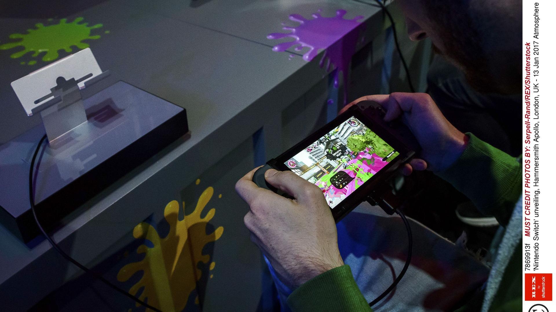 Nintendo Switch後継機、8インチ画面の「試作機」写真が登場 Nintendo Switch後継機、8インチ画面の「試作機」写真が登場