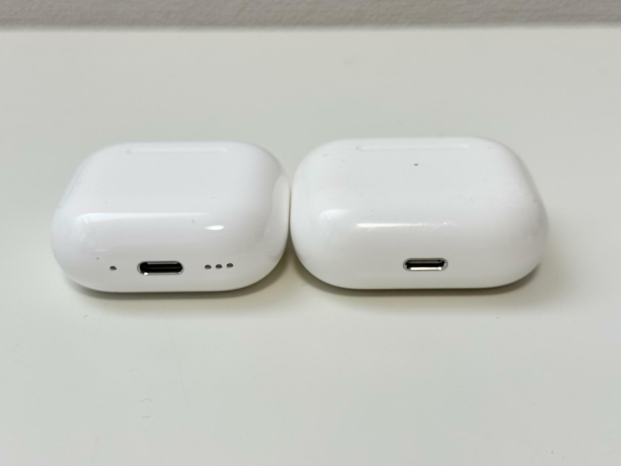 左から、AirPods 4(ANC)のケース、AirPods 3のケース