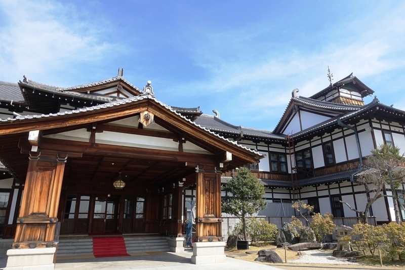 「関西の迎賓館」として1909年に誕生した奈良ホテル。和洋折衷の建築デザインは当時の面影を残す／筆者撮影