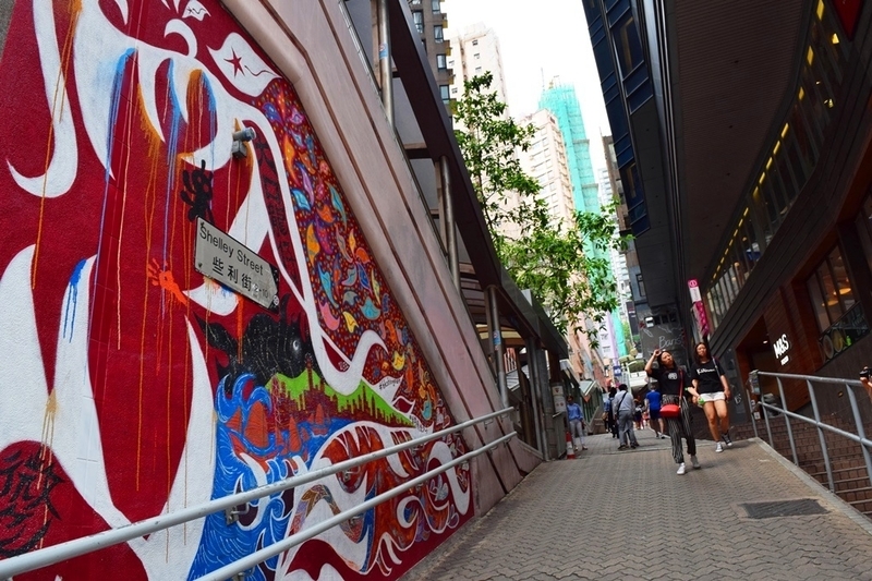 香取慎吾さんのストリートアートも登場。最新話題スポットだ／筆者撮影