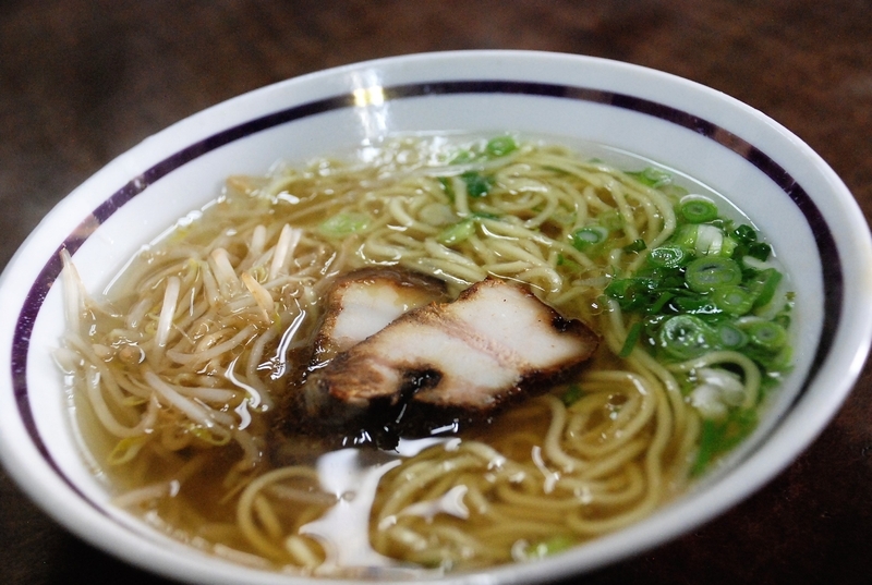 たちばなやのラーメン。いりこだしのアッサリなのにコクあるスープが絶品／筆者撮影