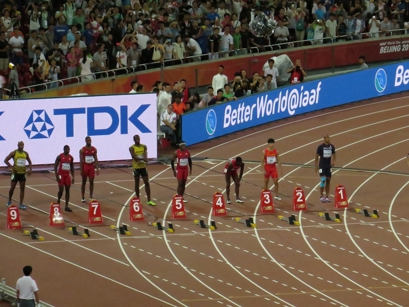 2015年の北京世界陸上男子100m決勝。世界陸上では初めて、アジア人選手が決勝に進出した。右から2レーンが蘇、５レーンがウサイン・ボルト（ジャマイカ）＜筆者撮影＞