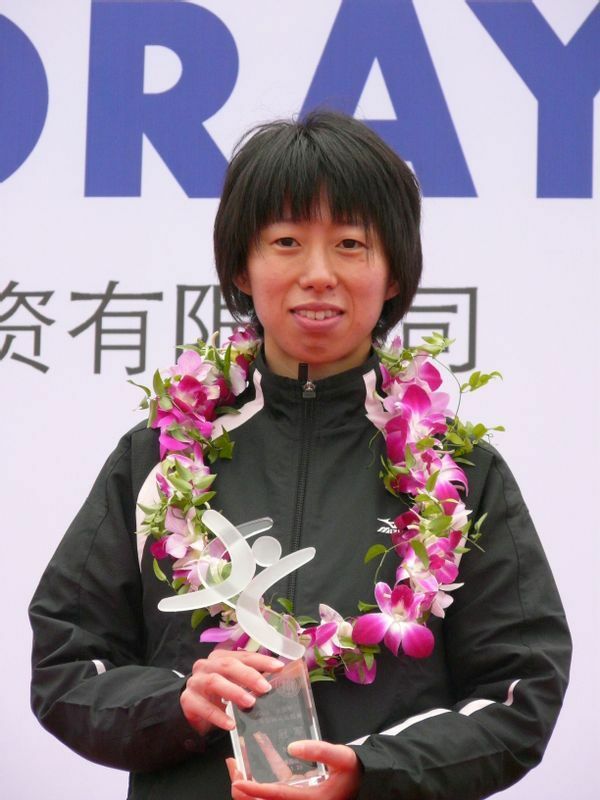 2009年11月の上海ハーフマラソンに優勝した伊藤。翌年3月の名古屋で初マラソンに臨むステップとした大会だ＜写真：筆者撮影＞