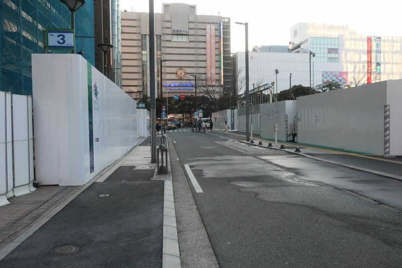 西鉄福岡(天神)駅前の様子。再開発が進捗している。令和4年3月3日筆者撮影。