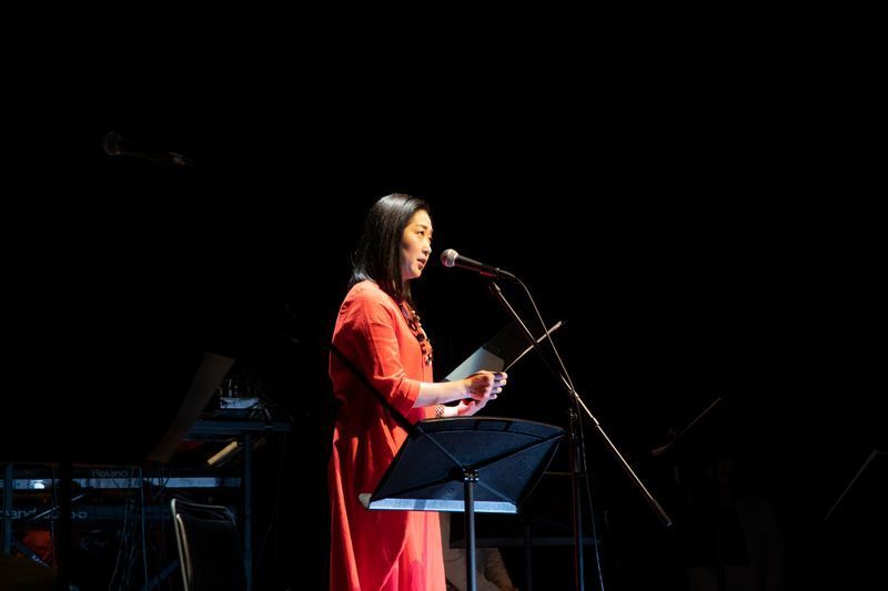 〈マタイ受難曲2021〉でエヴァンゲリストを演じる千賀由紀子(撮影/写真提供:永島麻実)