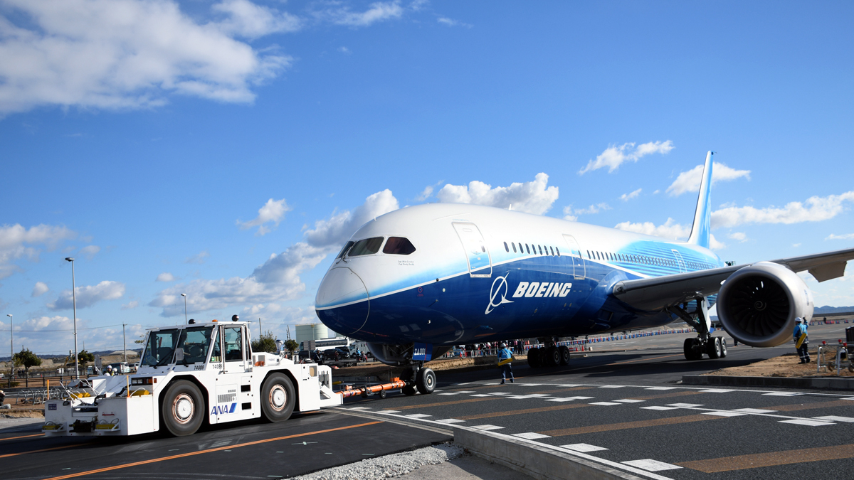 飛行機が道路を横切った セントレアに来年夏オープン Flight Of Dreams に飛行機を搬入 鳥海高太朗 個人 Yahoo ニュース