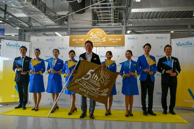 バニラエアは12月20日に5周年を迎え、成田空港で記念イベントを開催した