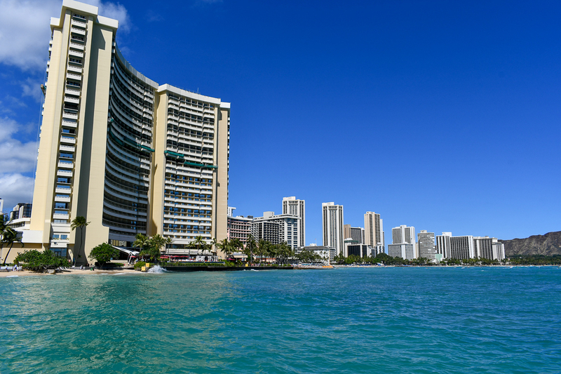 ワイキキビーチ沿いのホテルは、宿泊代金が高騰しているにも関わらず、宿泊稼働率は高い