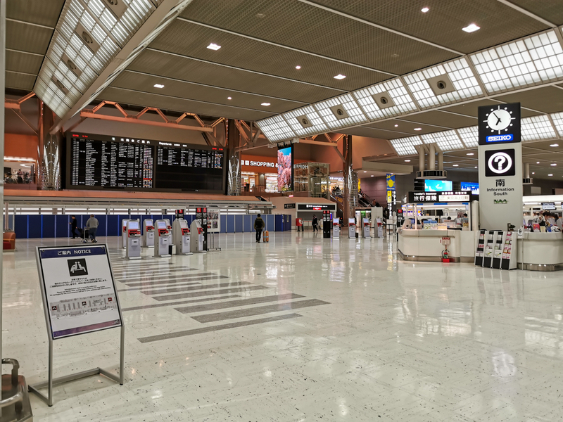 日系・中国系航空会社ともに欠航便が増えている成田空港（2月23日、筆者撮影）