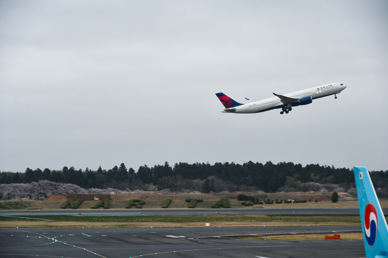 まず17時過ぎにDL166便シアトル行きが成田空港を離陸