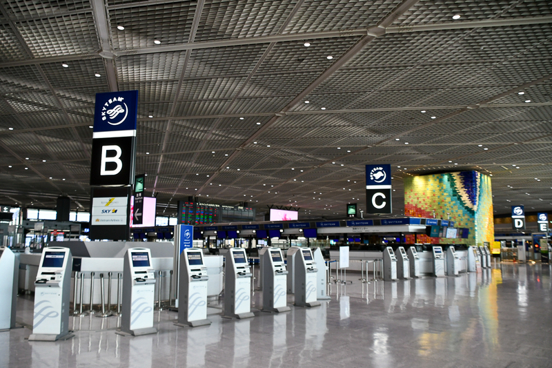成田空港第1ターミナル北ウイング、チェックインカウンター(4月4日午前8時30分頃)