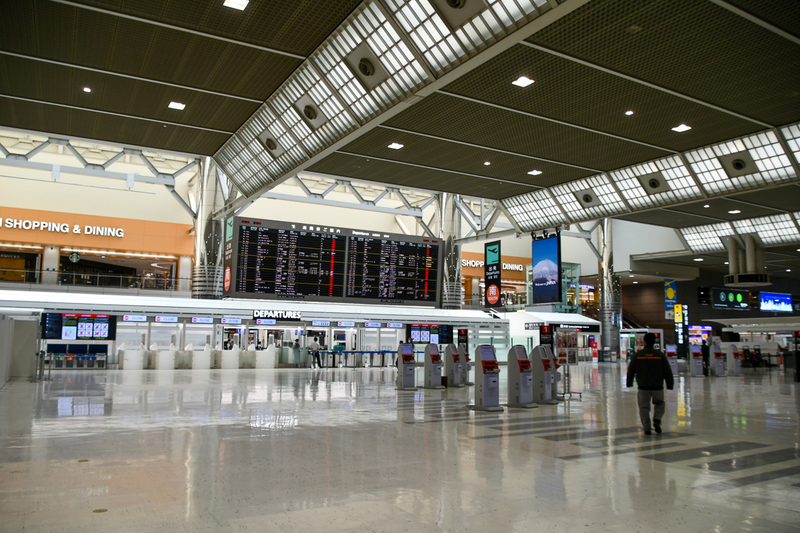成田空港第2ターミナル、チェックインカウンター(4月4日午前9時30分頃)
