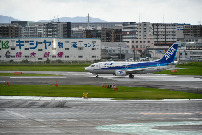 羽田空港へ向けて福岡空港を離陸（筆者撮影）