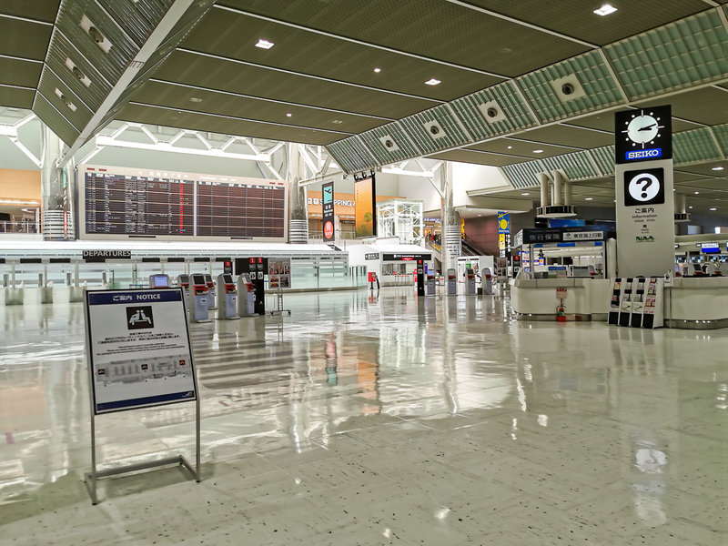 6月21日（日）午後の成田空港第2ターミナル。ほとんど便が運休で閑散としていた（筆者撮影）