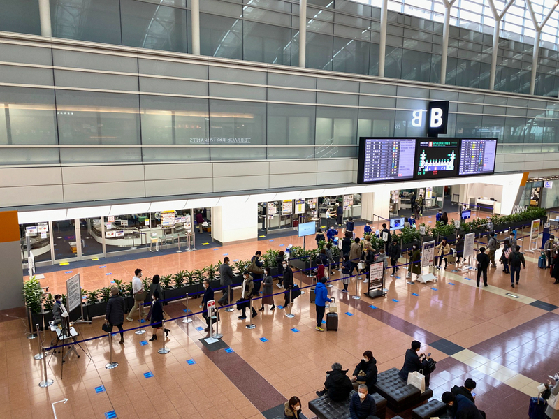 ANA便が発着する第2ターミナルの保安検査場入口（12月5日午前8時25分頃、筆者撮影）