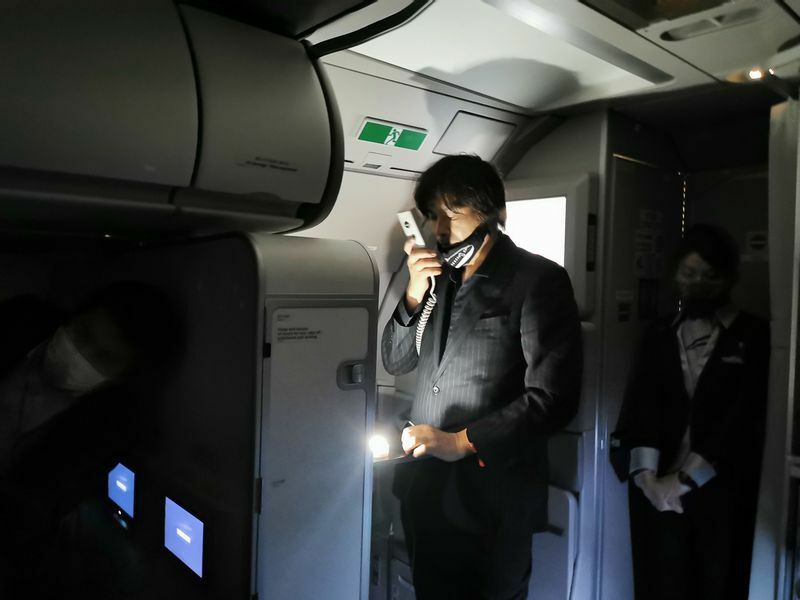プラネタリウム・クリエイターで太平技研代表取締役の大平貴之さんが機内で見える星について生解説した。