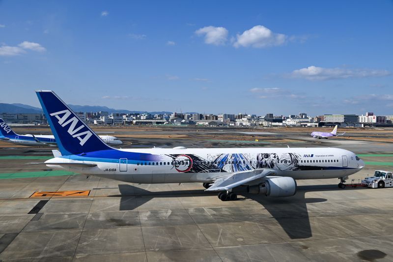 福岡空港から出発する「鬼滅の刃」じぇっと（1月31日、福岡空港にて撮影）