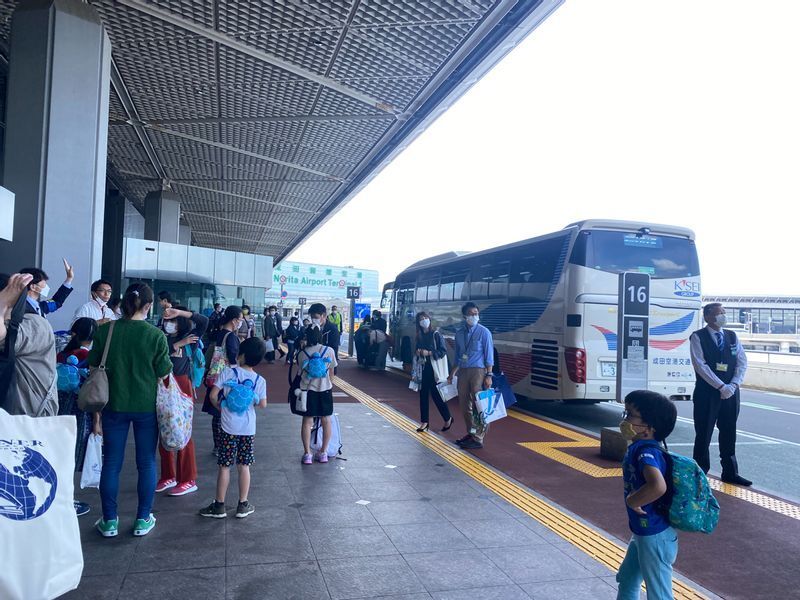 成田空港の制限区域内での楽しい時間が終わり、第一ターミナルに戻ってきた参加者