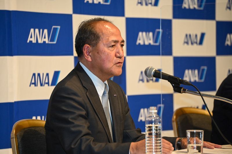 ANAホールディングス社長就任が決定した際の社長交代会見で意気込みを話す芝田浩二氏（今年2月10日）