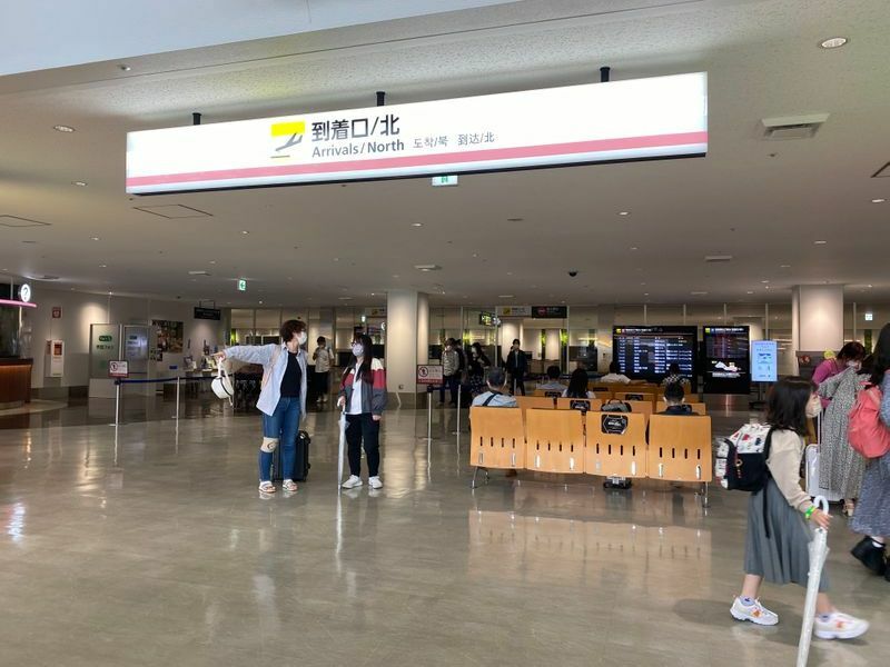 福岡空港の到着ロビー（2022年5月、筆者撮影）