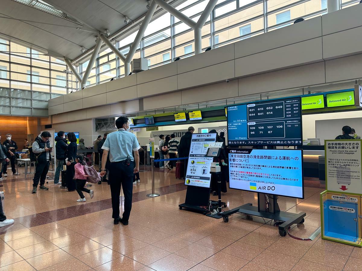 羽田空港第2ターミナルのAIRDO・ソラシドエアのチェックインカウンター（1月3日、筆者撮影）