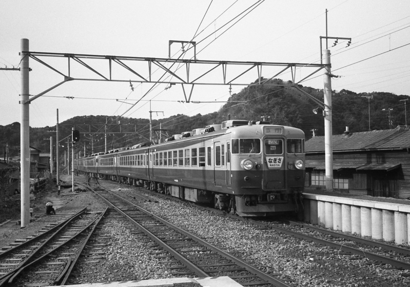 チョコレート電車の後を引き継いだ165系急行形電車(筆者撮影)