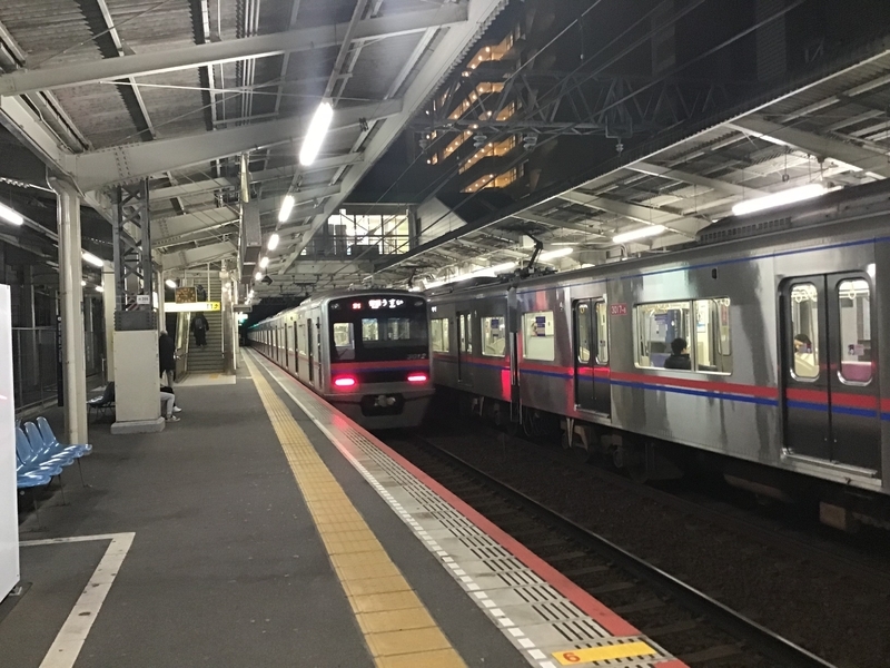 京成電車の3000形。国鉄時代の車内の香りを感じるのは筆者だけでしょうか。(筆者撮影)