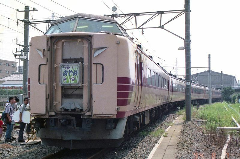非常用の正面の扉を開けた183系電車　　　写真提供　吉田智和　氏