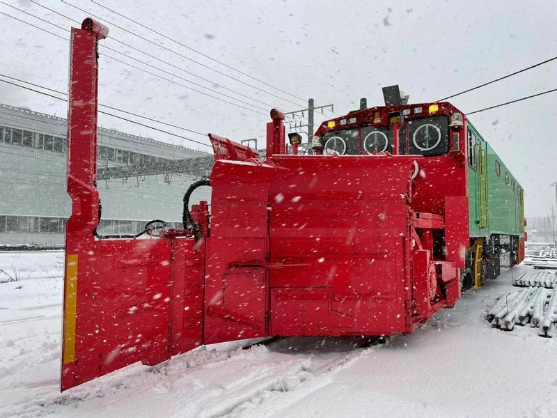 えちごトキめき鉄道の大型除雪用車両