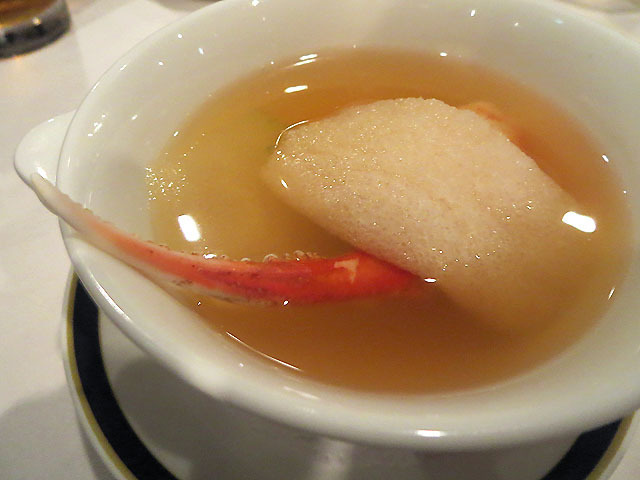蟹爪ときぬがさ茸 冬瓜の上湯蒸しスープ