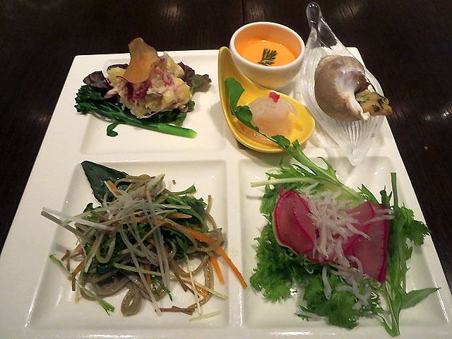 金時草麺とからし菜のサラダ、五郎島金時の春色サラダ、天然真鯛のカルパッチョなど