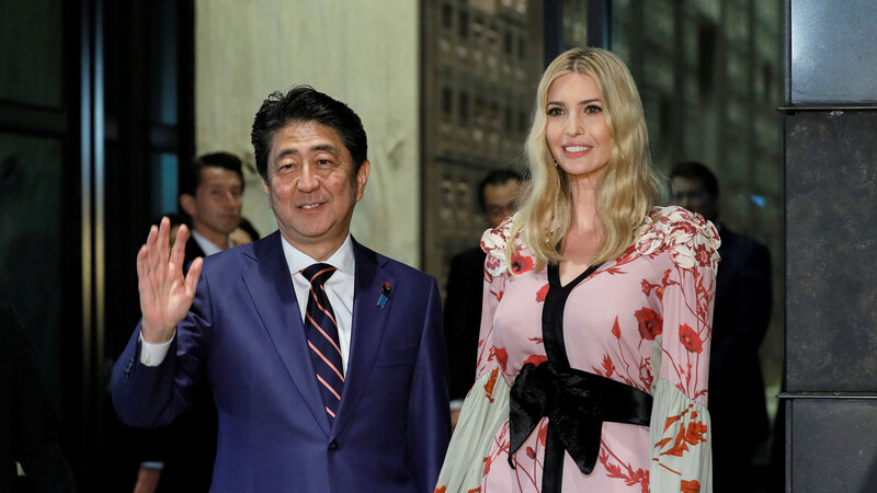 イヴァンカ トランプ氏が安倍晋三首相と会食した 星のや東京ダイニング とは 知られざる3つの意義 東龍 個人 Yahoo ニュース イヴァンカ トランプ氏が安倍晋三首相と会食した 星のや東京ダイニング とは 知られざる3つの意義 東龍 個人 Yahoo ニュース