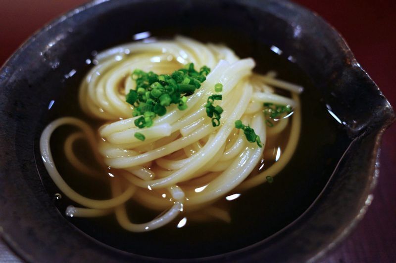 丸煮麺 (C) 東龍