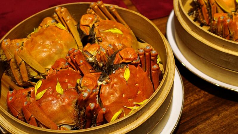 旬を迎える上海蟹の正式名称は 日本に週２回も空輸される上海蟹の名店はココ 東龍 個人 Yahoo ニュース