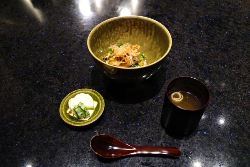 静岡県産野菜たっぷりの山形風だし 御殿場コシヒカリ 鰹節 (C) 東龍