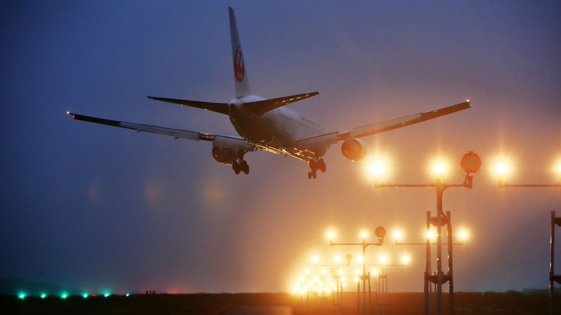 パイロット間で話題沸騰中の神ワザ激揺れ着陸シーン タワーマン 個人 Yahoo ニュース