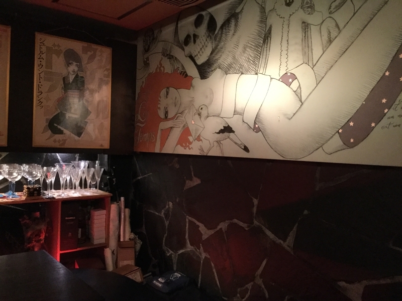 インタビュー場所は東京・新宿のダイニングバー「ル・タン」。美しい洞窟のようなお店です(筆者撮影)