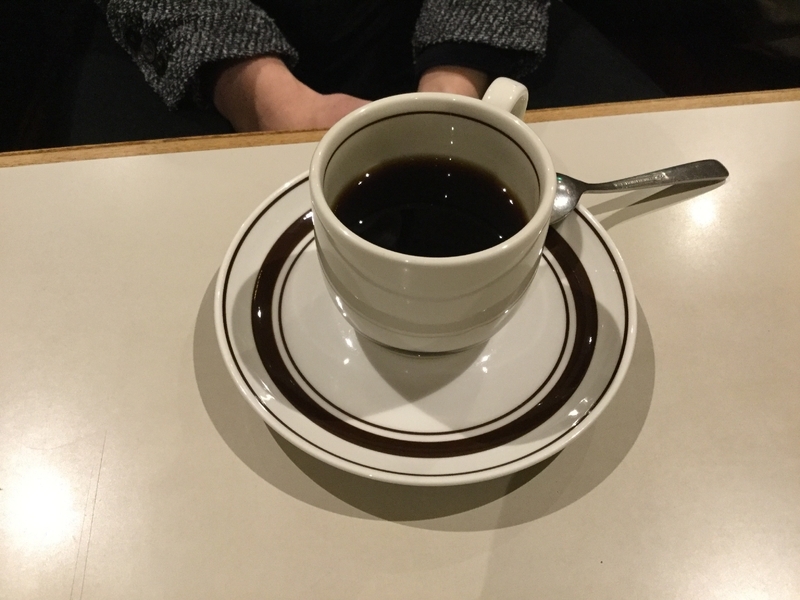 ある土曜日の午前中。東京・新宿の喫茶店「らんぶる」でお話を伺いました（筆者撮影）