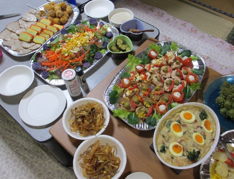 料理を作ることも食べることも大好きな菊池さん。大人数にも対応できます。（菊池さん提供）