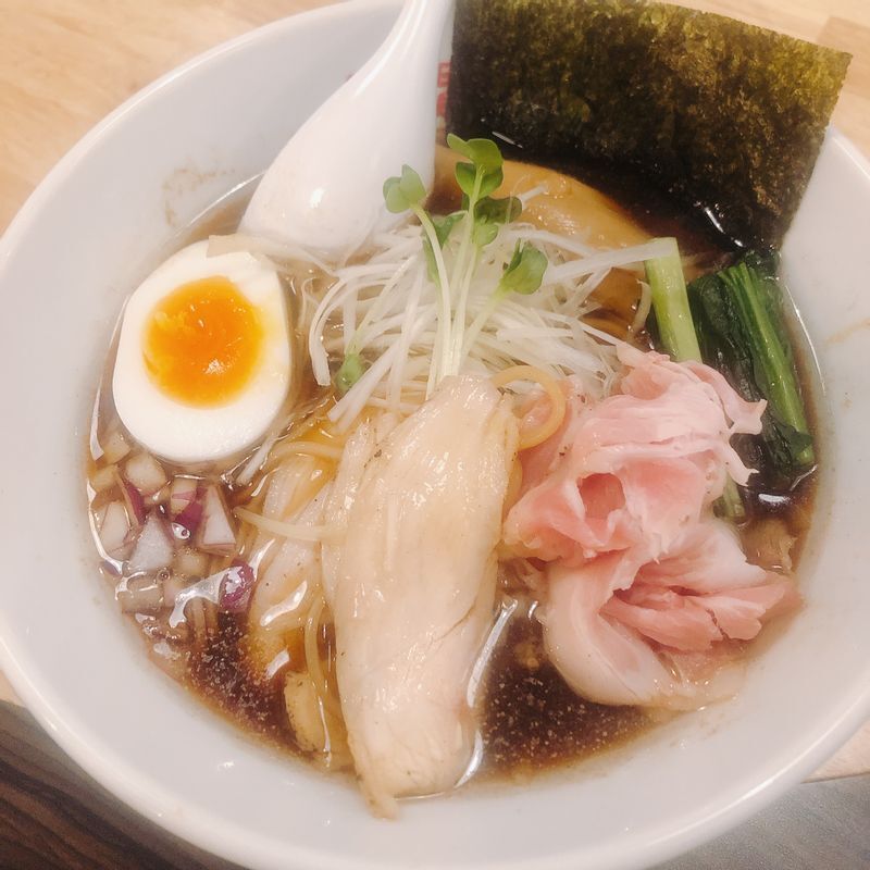 フリーランスになってランチを外に食べに行けるようになった石原さん。「お客様に教えてもらったラーメンの写真です。一人で美味しくいただきました」(本人提供)