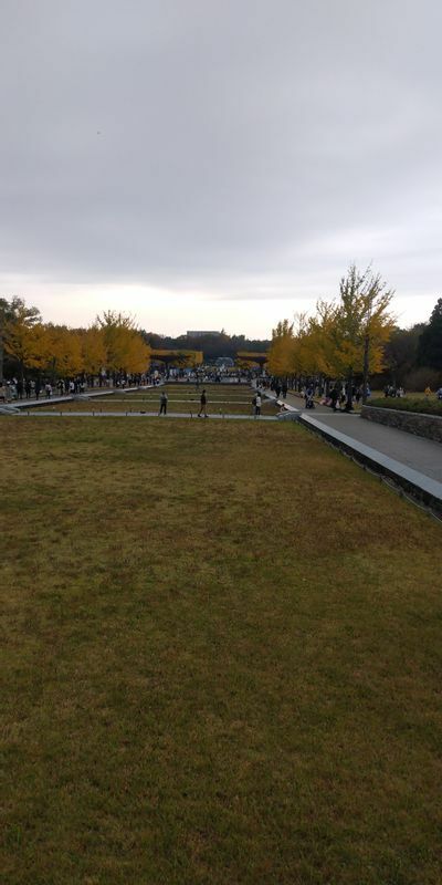 東京・立川の昭和記念公園。「この近くで僕は青春時代を過ごしました。行くたびに懐かしさがこみ上げるし、綺麗な入口も気に入っています」（本人提供）