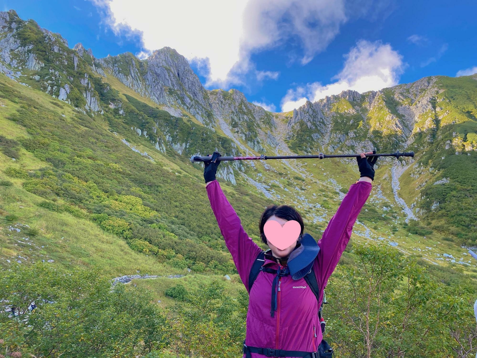 本格的な登山をしている浦野さん。中央アルプスの千畳敷カールでの写真だそうです。「目の前の景色がキレイで感動しました」（本人提供）