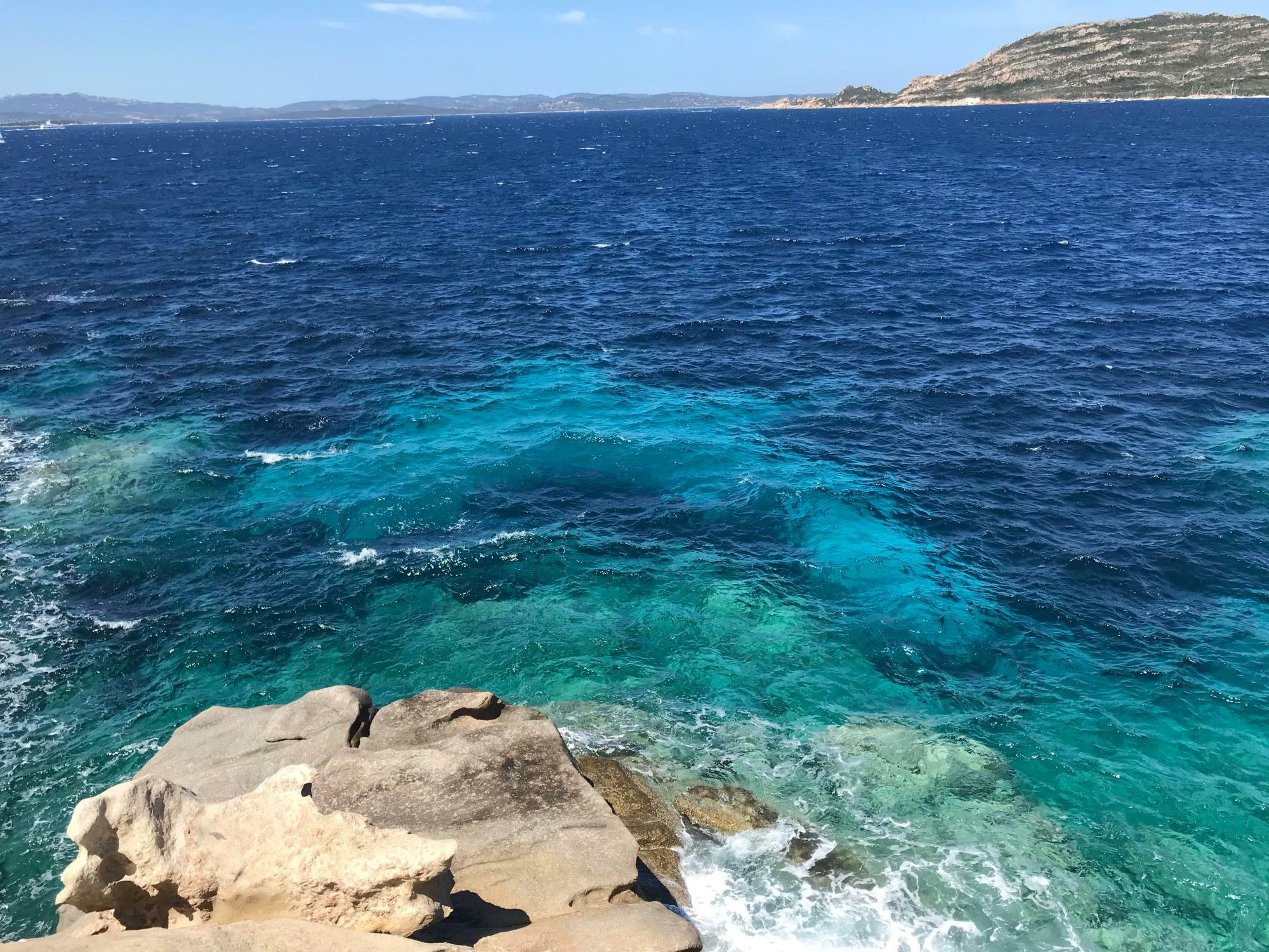 美しい地中海の写真も送ってくれました。スペイン語圏に行ったことはないけれど料理やワインも含めて興味がある、という男性に見つけてほしいです。（本人提供）