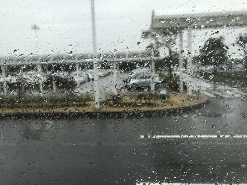 山口宇部空港に降り立つと激しい雨だった・・・