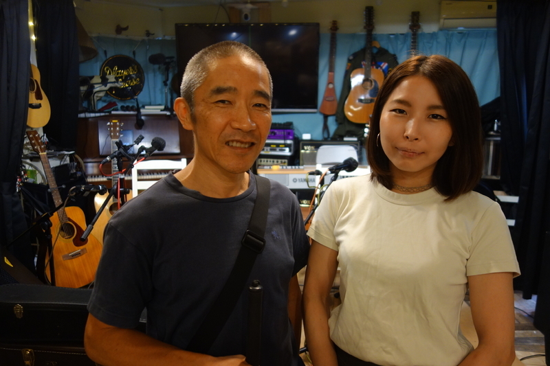 小林幸一郎JPCA共同代表（左）と川端彰子さん。取材協力はJPCAのある西荻窪の『J45』。ライブはもちろん、オンライン配信もできる機材を揃えている。※撮影のためにマスクを外しています。筆者撮影
